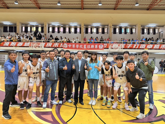 籃球隊合照圖片